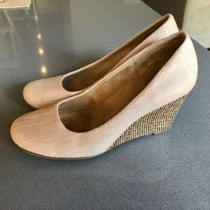 REPLIKATE!!! Comfy Wedge Heels - Hardly worn